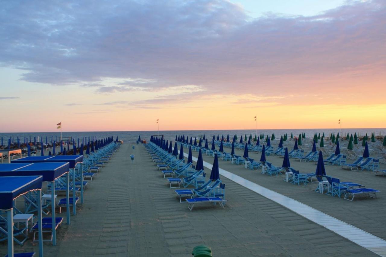 VI Suites Виареджо Экстерьер фото